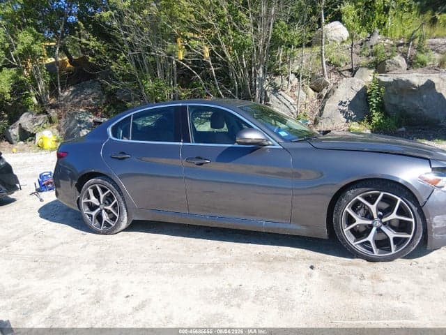 2019 ALFA ROMEO GIULIA TI AWD 13