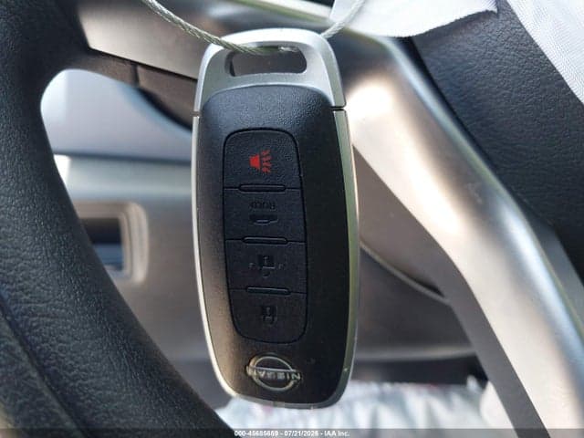 2025 NISSAN VERSA 1.6 SV 11