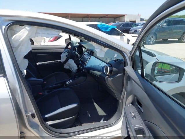 2025 NISSAN VERSA 1.6 SV 5