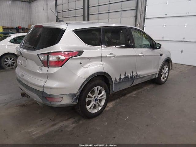 2017 FORD ESCAPE SE 4