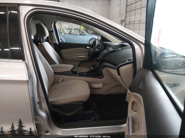 2017 FORD ESCAPE SE 5