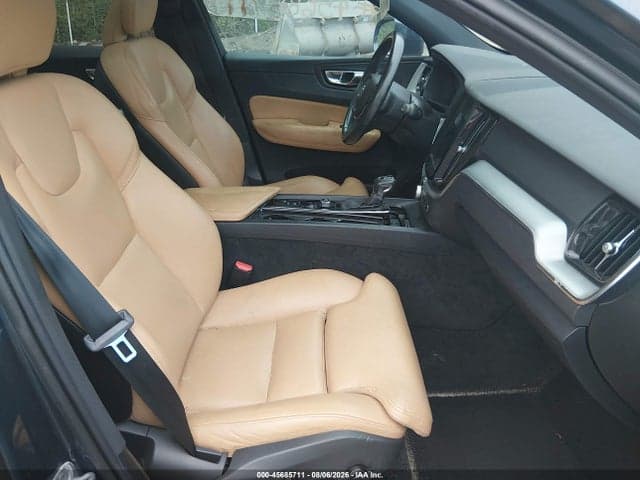 2019 VOLVO XC60 T5 MOMENTUM 5