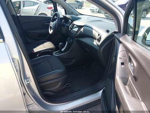 2019 CHEVROLET TRAX LT 5