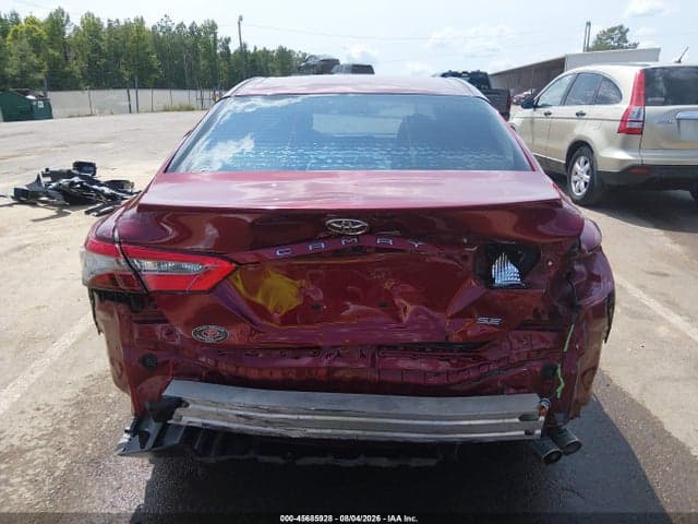2018 TOYOTA CAMRY SE 17