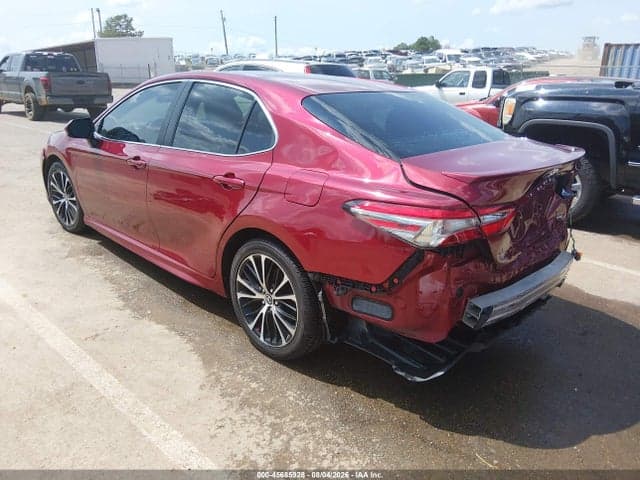 2018 TOYOTA CAMRY SE 3