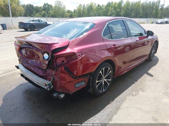 2018 TOYOTA CAMRY SE 4