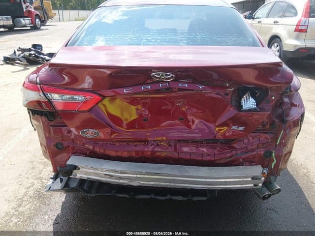 2018 TOYOTA CAMRY SE 6