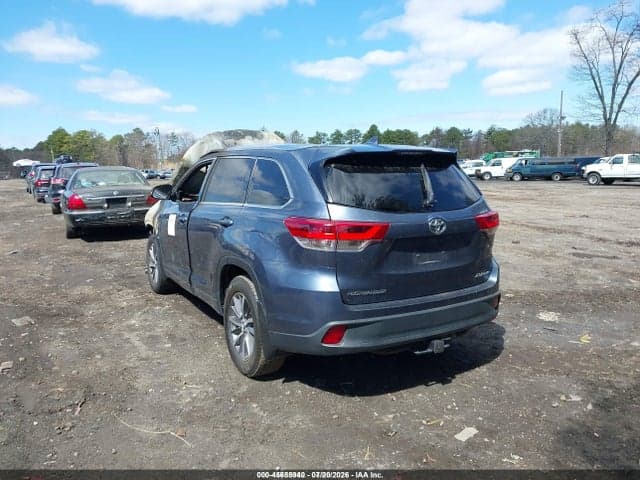 2018 TOYOTA HIGHLANDER XLE 3