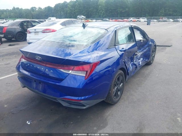 2022 HYUNDAI ELANTRA SEL 4