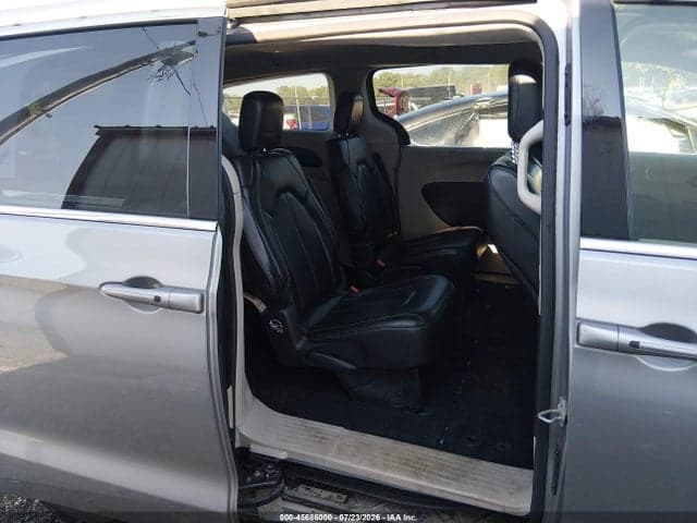 2020 CHRYSLER VOYAGER LXI 8