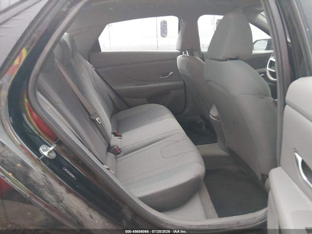 2021 HYUNDAI ELANTRA SE 8