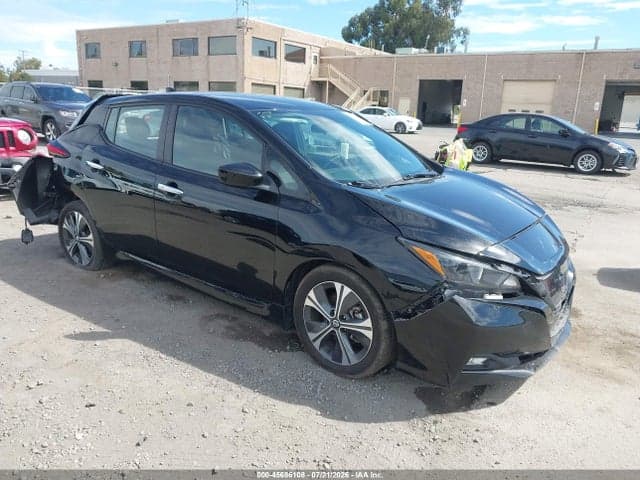 2021 NISSAN LEAF SV 40 KWH