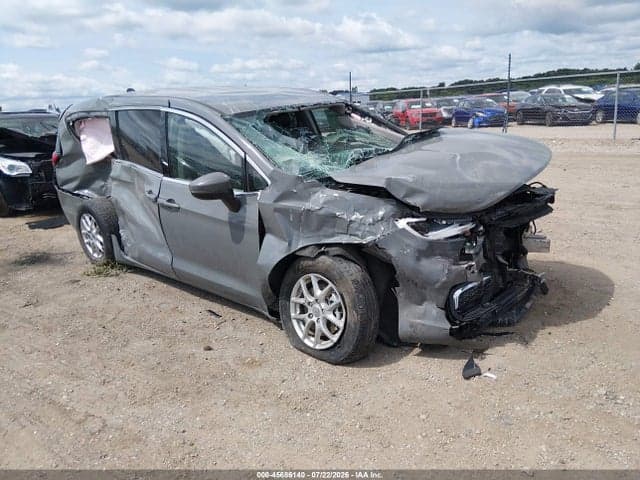 2023 CHRYSLER PACIFICA TOURING L 1