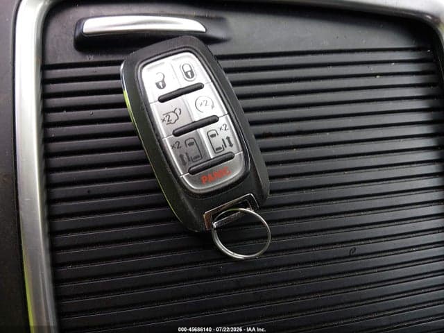 2023 CHRYSLER PACIFICA TOURING L 11