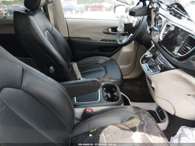 2023 CHRYSLER PACIFICA TOURING L 5