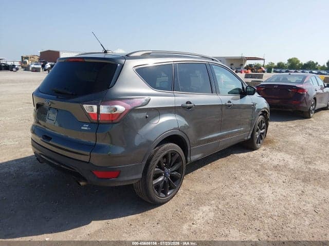 2017 FORD ESCAPE SE 4
