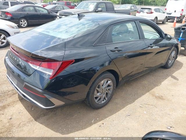 2024 HYUNDAI ELANTRA SEL 4
