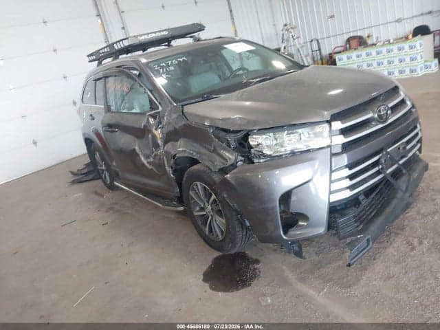 2017 TOYOTA HIGHLANDER XLE 1