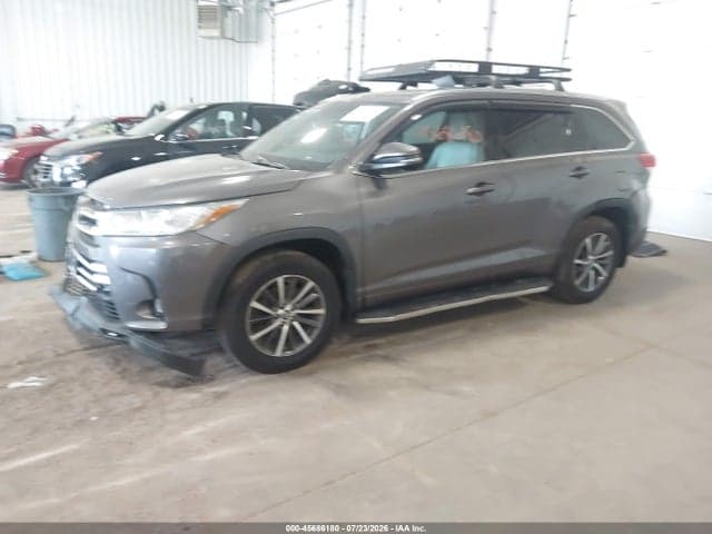 2017 TOYOTA HIGHLANDER XLE 2