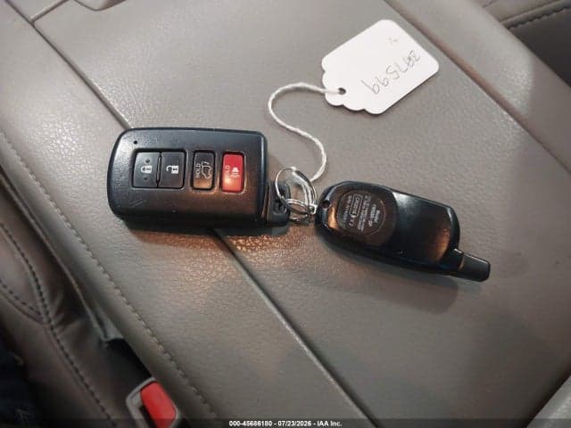 2017 TOYOTA HIGHLANDER XLE 11