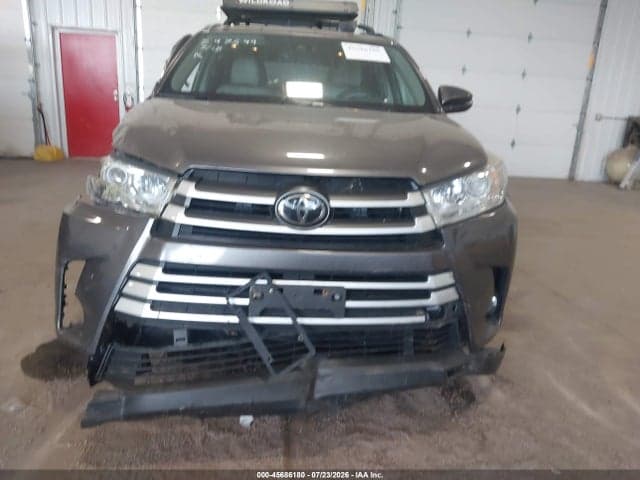 2017 TOYOTA HIGHLANDER XLE 12