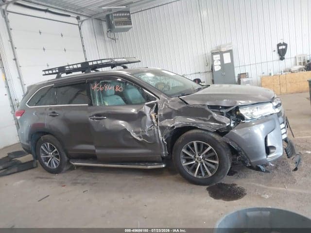 2017 TOYOTA HIGHLANDER XLE 13