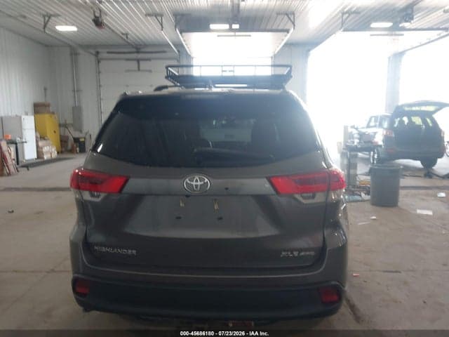 2017 TOYOTA HIGHLANDER XLE 16