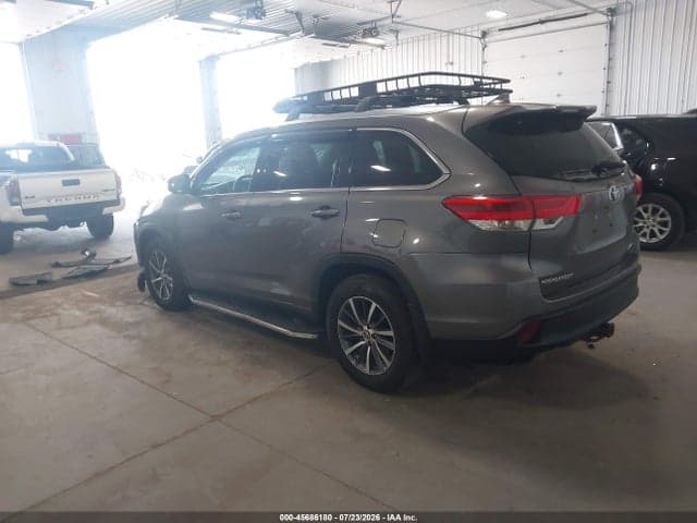 2017 TOYOTA HIGHLANDER XLE 3