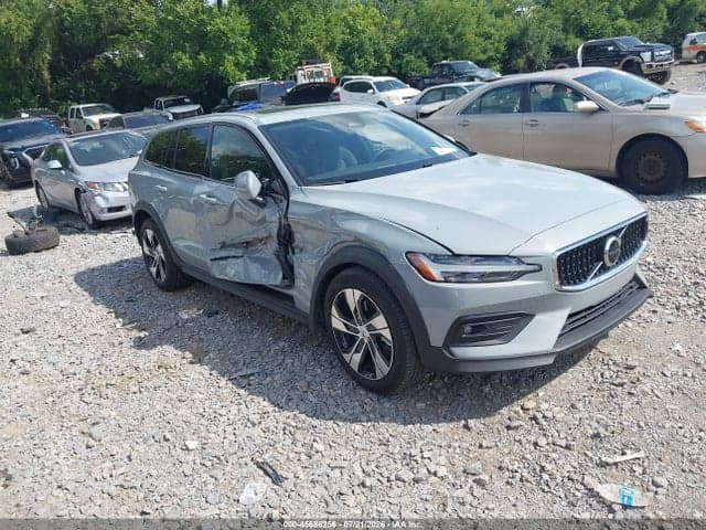 2025 VOLVO V60 CROSS COUNTRY PLUS, B5 AWD GAS (MILD HYBRID) - 1