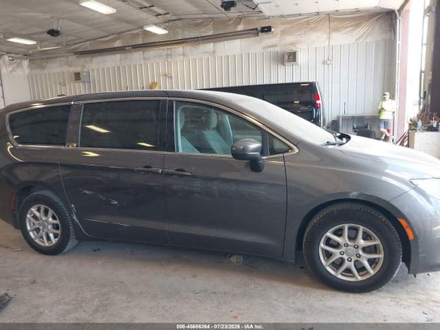 2017 CHRYSLER PACIFICA TOURING 13