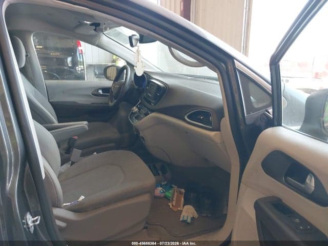 2017 CHRYSLER PACIFICA TOURING 5