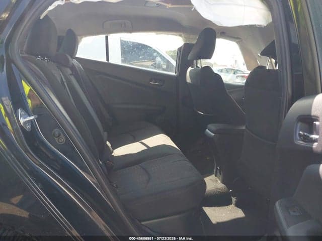 2018 TOYOTA PRIUS TWO 8
