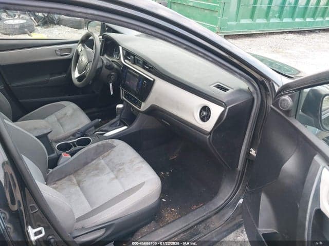 2017 TOYOTA COROLLA LE 5