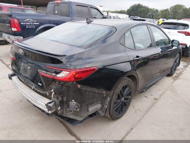 2025 TOYOTA CAMRY SE 4