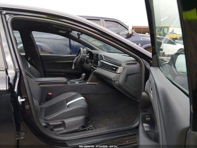 2025 TOYOTA CAMRY SE 5