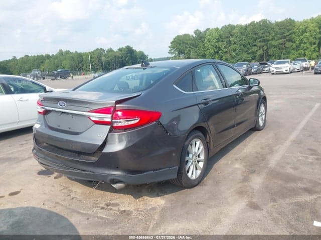 2017 FORD FUSION SE 4