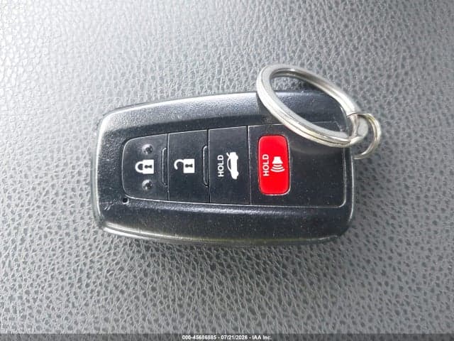 2020 TOYOTA CAMRY XSE AWD 11