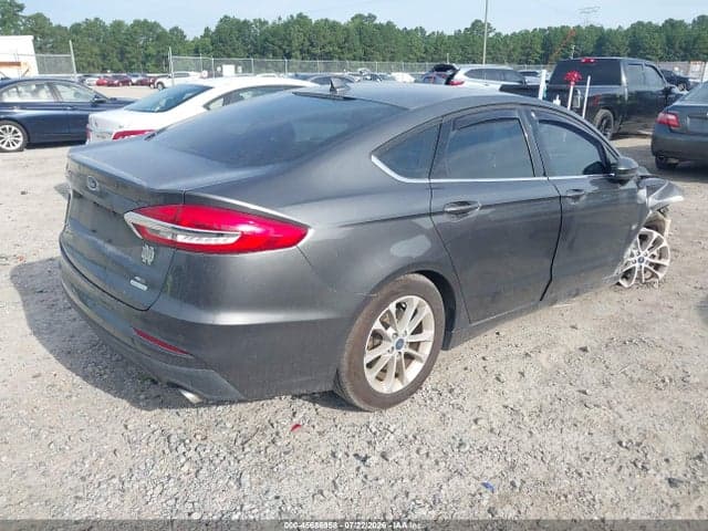 2019 FORD FUSION SE 4