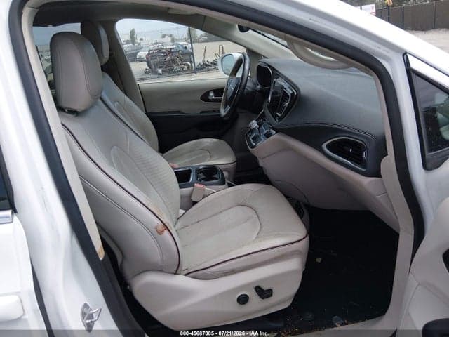 2017 CHRYSLER PACIFICA LIMITED 5