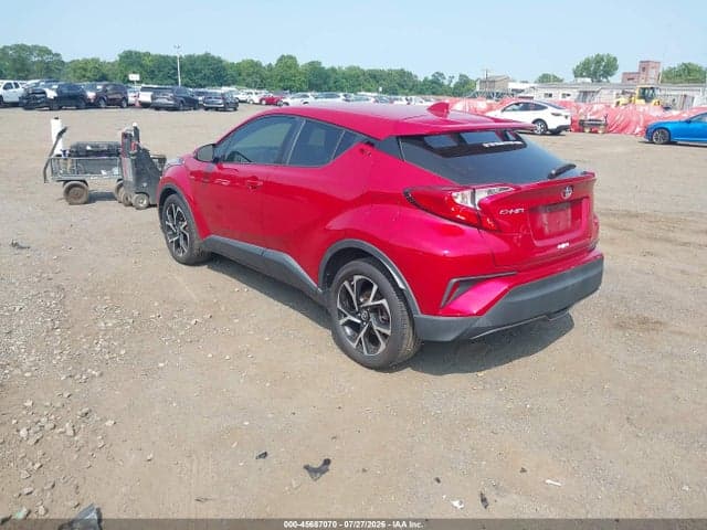 2021 TOYOTA C-HR XLE 3