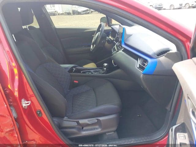 2021 TOYOTA C-HR XLE 5