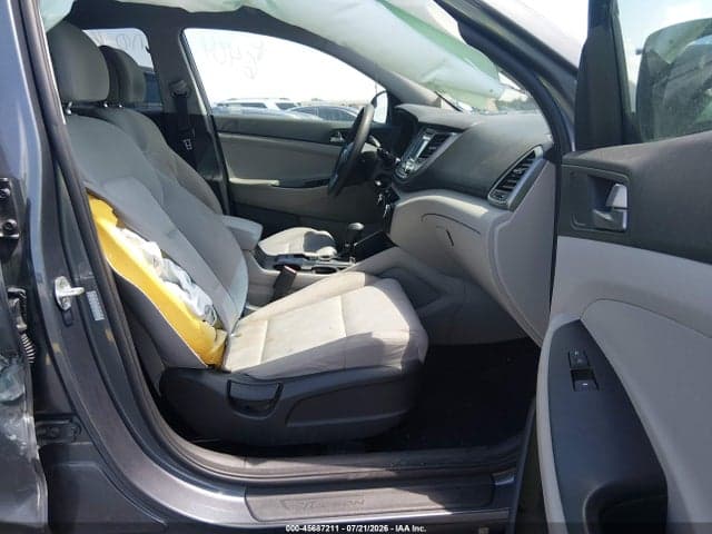 2017 HYUNDAI TUCSON SE 5