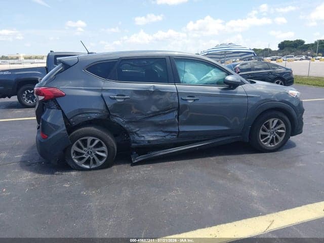2017 HYUNDAI TUCSON SE 6