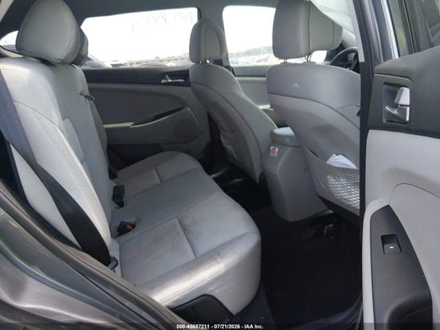 2017 HYUNDAI TUCSON SE 8