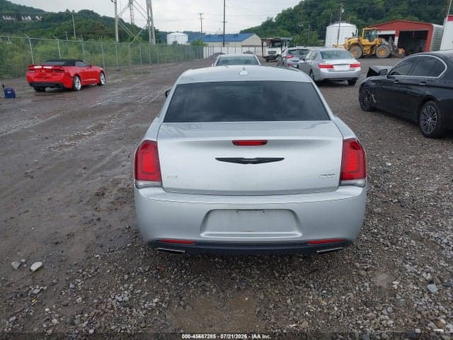 2019 CHRYSLER 300 TOURING 17