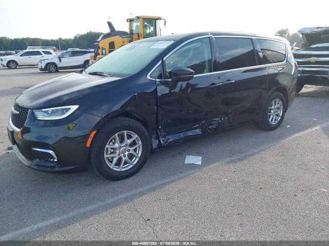 2023 CHRYSLER PACIFICA TOURING L 2