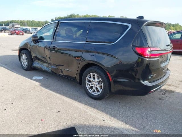 2023 CHRYSLER PACIFICA TOURING L 3