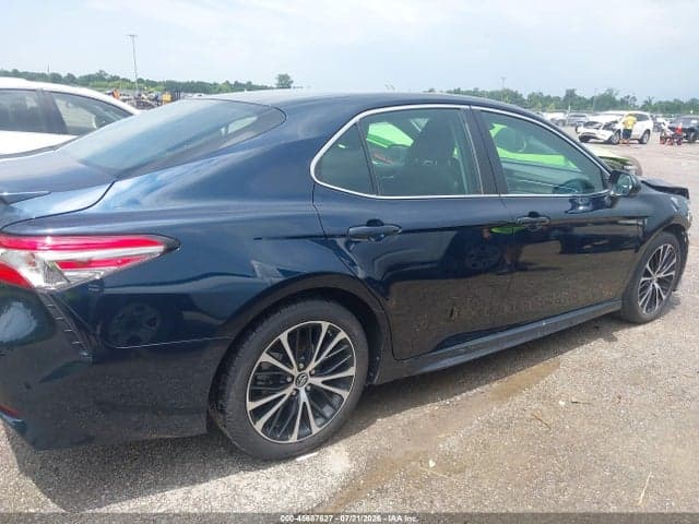2018 TOYOTA CAMRY SE 14