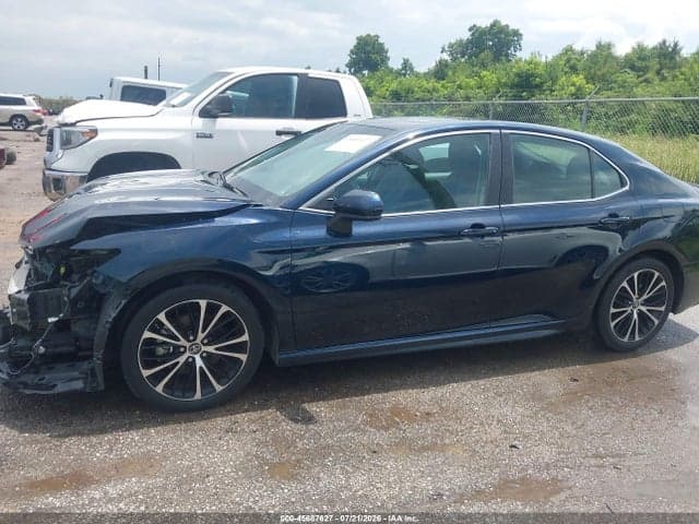 2018 TOYOTA CAMRY SE 15