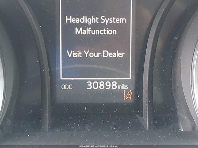 2018 TOYOTA CAMRY SE 16